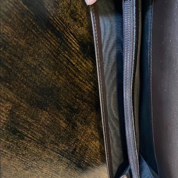 Gucci Cream and Black Monogram Wallet - Picture 7 of 10